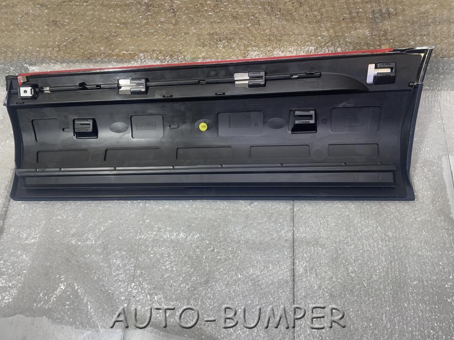 VW Touareg 2011- Накладка двери задней правой Новая 7P6854950H